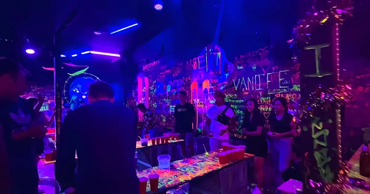 Blacklight Cnx